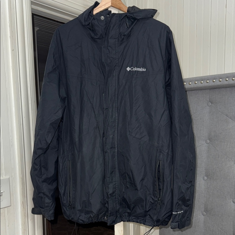 Columbia‎ Men's Black Raincoat